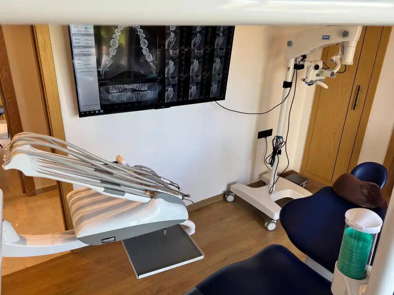 Dr Mohamed Lahlou Ziad Docteur centre dentaire the view hay riad rabat maroc morocco